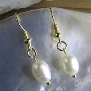 Freshwater Pearl Earrings